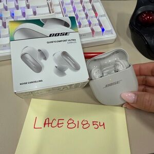 Bose QuietComfort Ultra Earbuds - Silver